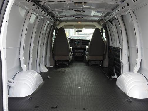 2025 GMC Savana 2500 Work Van