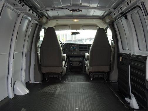 2025 GMC Savana 2500 Work Van