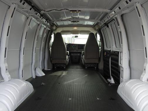 2025 GMC Savana 2500 Work Van