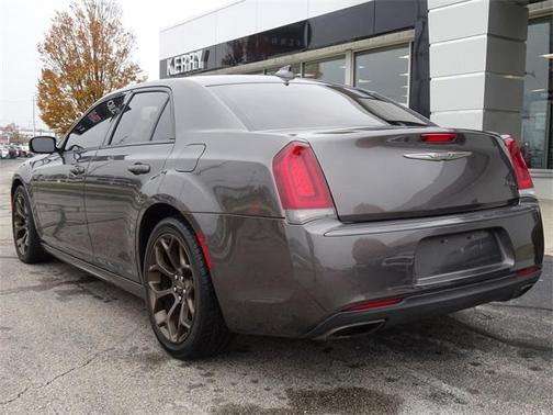 2016 Chrysler 300 S