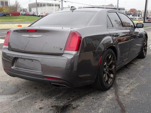 2016 Chrysler 300 S