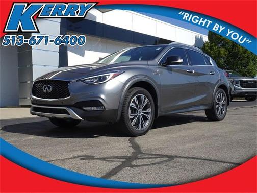 2017 INFINITI QX30 Premium