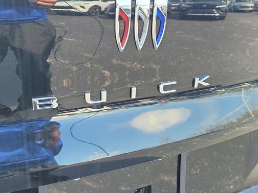 Ebony Twilight Metallic 2026 Buick Envista Avenir