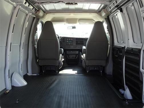 2025 GMC Savana 2500 Work Van