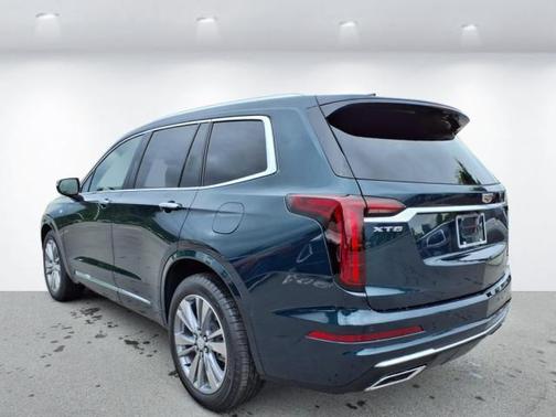 2025 Cadillac XT6 Premium Luxury FWD