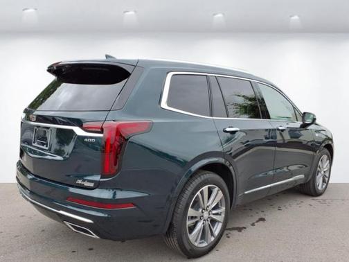 2025 Cadillac XT6 Premium Luxury FWD