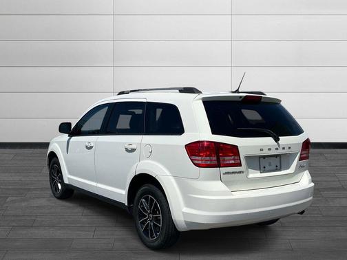 Vice White 2018 Dodge Journey SE