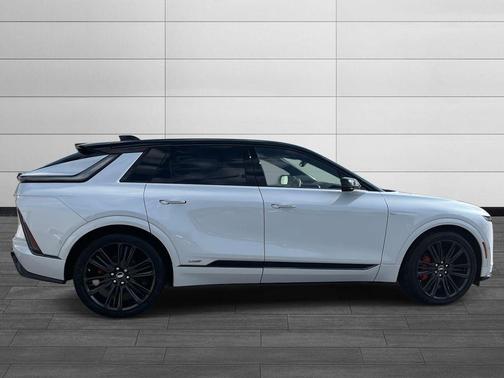 Vibrant White Tricoat 2026 Cadillac LYRIQ V