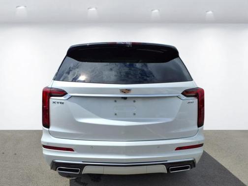 2025 Cadillac XT6 Premium Luxury FWD