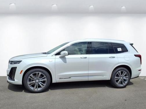 2025 Cadillac XT6 Premium Luxury FWD