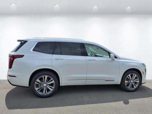 2025 Cadillac XT6 Premium Luxury FWD
