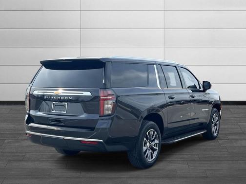 2024 Chevrolet Suburban LS