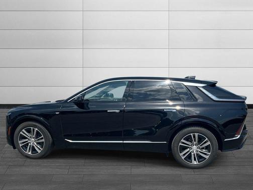 Stellar Black Metallic 2024 Cadillac LYRIQ Luxury
