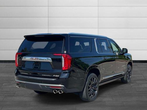 Onyx Black 2023 GMC Yukon XL Denali