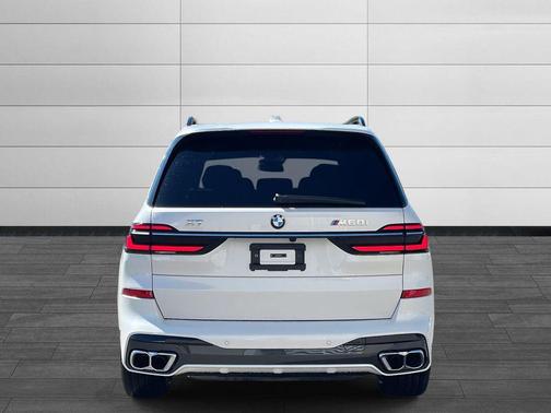 2025 BMW X7 M60i