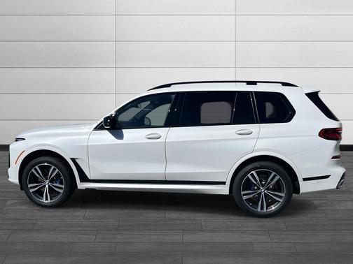 2025 BMW X7 M60i