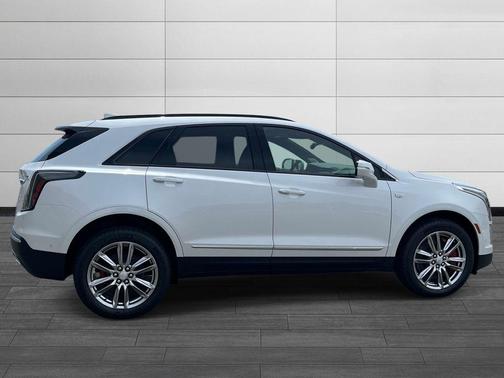 Crystal White Tricoat 2026 Cadillac XT5 Sport