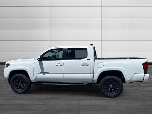 Ice Cap 2023 Toyota Tacoma SR5