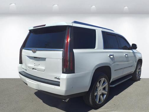 2017 Cadillac Escalade Luxury