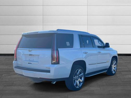2017 Cadillac Escalade Luxury