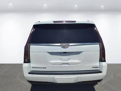 2017 Cadillac Escalade Luxury