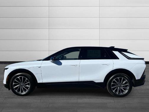 Vibrant White Tricoat 2027 Cadillac LYRIQ Premium Sport