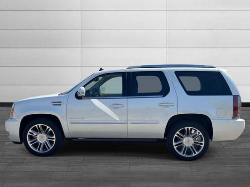 White Diamond Clearcoat 2012 Cadillac Escalade Premium