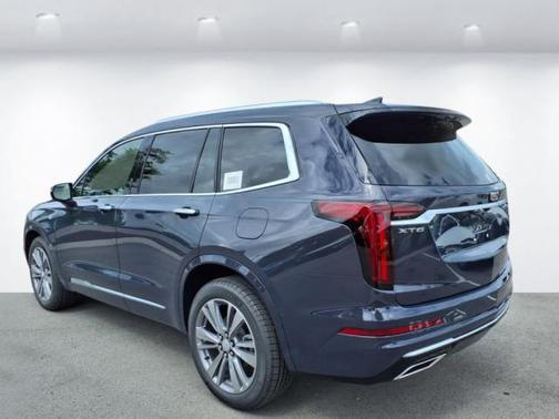 2025 Cadillac XT6 Premium Luxury FWD