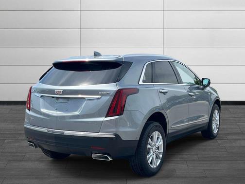 Argent Silver Metallic 2026 Cadillac XT5 Luxury
