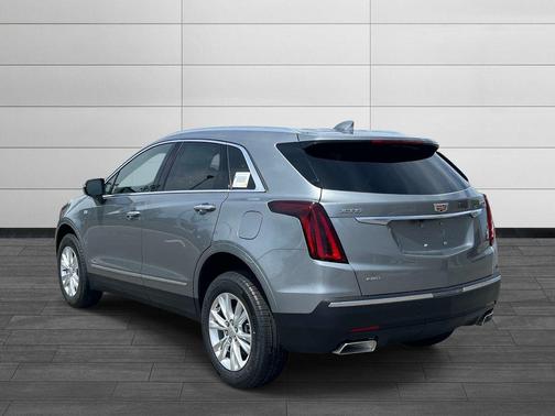 Argent Silver Metallic 2026 Cadillac XT5 Luxury