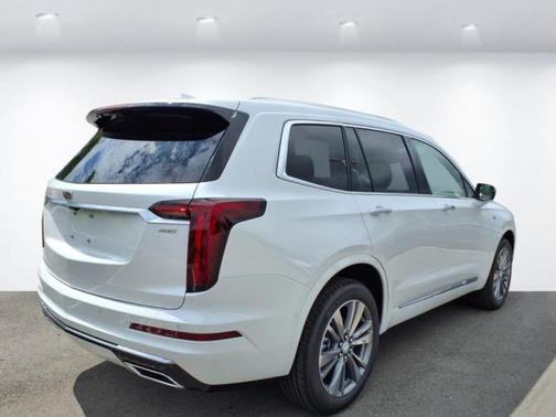2025 Cadillac XT6 Premium Luxury FWD