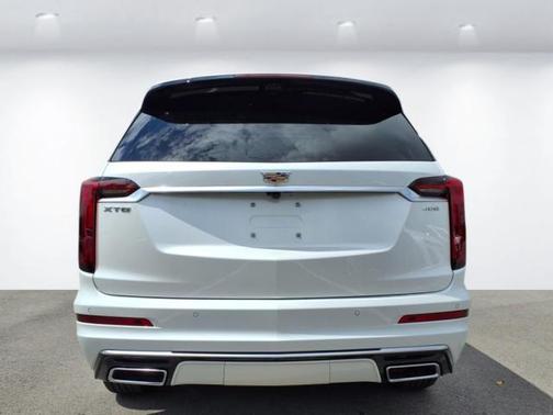 2025 Cadillac XT6 Premium Luxury FWD