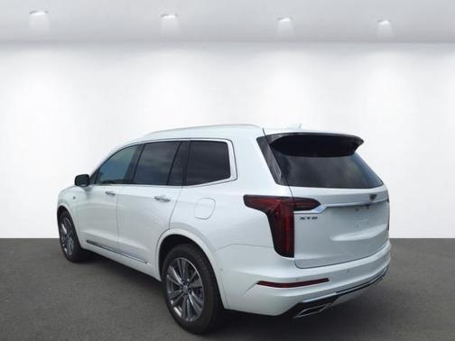 2025 Cadillac XT6 Premium Luxury FWD