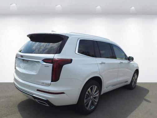 2025 Cadillac XT6 Premium Luxury FWD