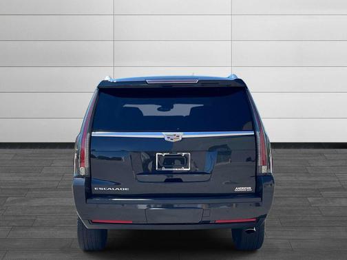 Manhattan Noir Metallic 2019 Cadillac Escalade ESV Luxury