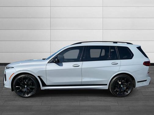 2025 BMW X7 M60i