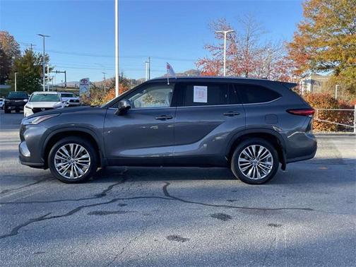 2022 Toyota Highlander Platinum