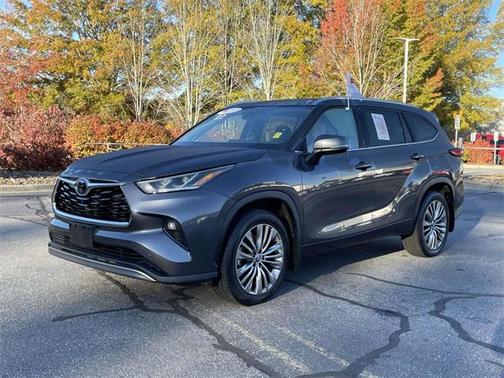 2022 Toyota Highlander Platinum