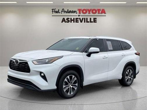 2024 Toyota Highlander XLE