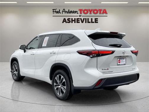 2024 Toyota Highlander XLE