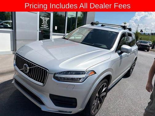 Bright Silver Metallic 2021 Volvo XC90 T6 Momentum