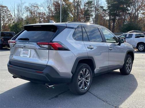 2022 Toyota RAV4 Hybrid XLE Premium
