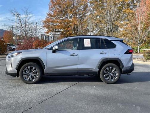 2022 Toyota RAV4 Hybrid XLE Premium