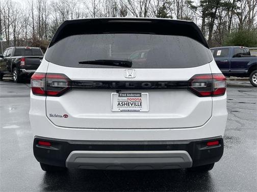 2023 Honda Pilot 2WD EX-L 8 Passenger