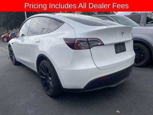 Pearl White Multi-Coat 2023 Tesla Model Y Long Range Dual Motor All-Wheel Drive