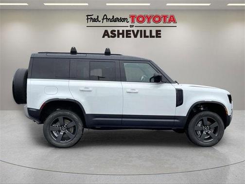 2025 Land Rover Defender 110 P300