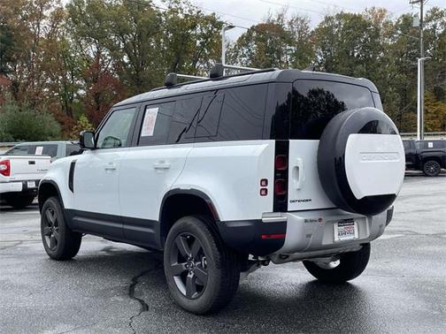 2025 Land Rover Defender 110 P300