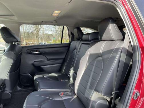 Ruby Flare Pearl 2023 Toyota Highlander XLE