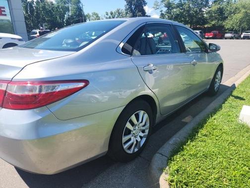 2017 Toyota Camry Hybrid LE
