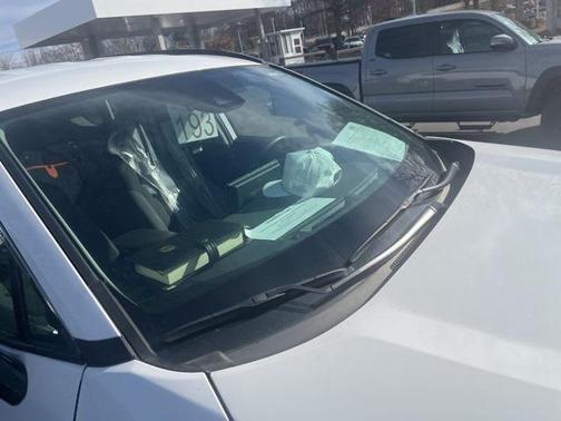 2024 Toyota RAV4 Hybrid SE